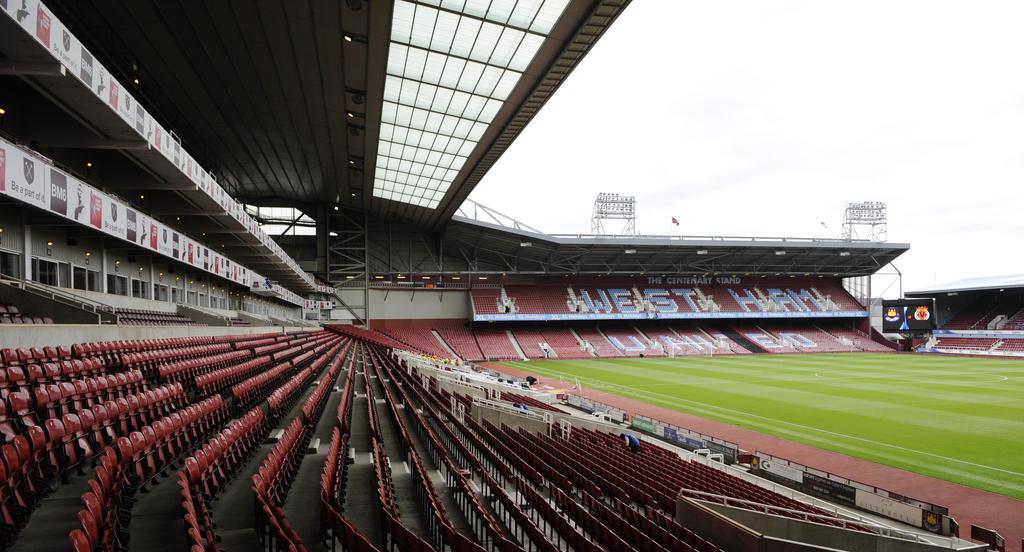 West Ham United Hotel Barking  Exterior photo